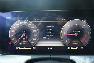 MERCEDES-BENZ E 220 usata, con Sensori di parcheggio anteriori