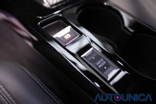 PEUGEOT 208 usata, con Sensori di parcheggio anteriori