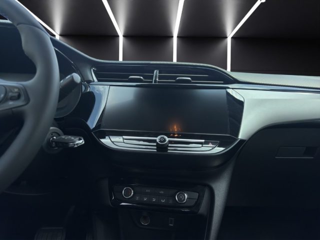 OPEL Corsa usata, con USB