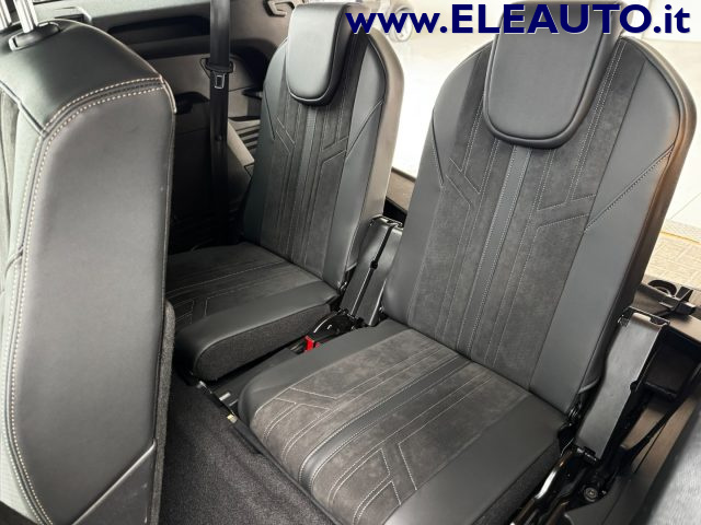 PEUGEOT 5008 usata, con Sistema di navigazione