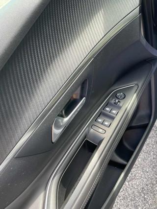 PEUGEOT 3008 usata, con Controllo automatico clima