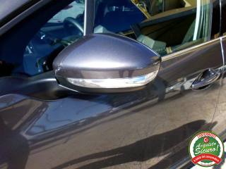 PEUGEOT 2008 usata, con Volante multifunzione