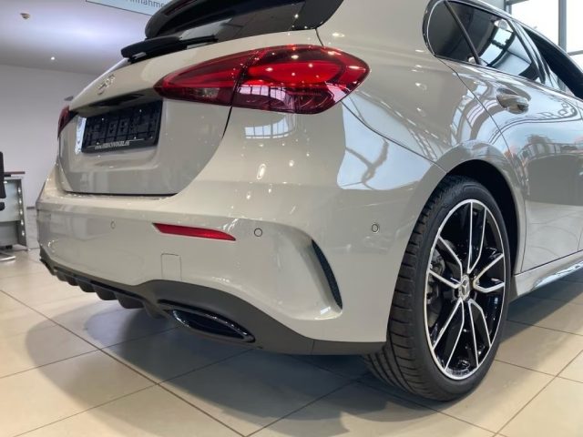 MERCEDES-BENZ A 180 usata, con Sedili riscaldati