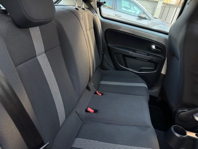 VOLKSWAGEN up! usata, con Bluetooth