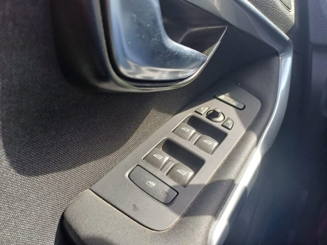 VOLVO V40 Cross Country usata, con Controllo automatico clima