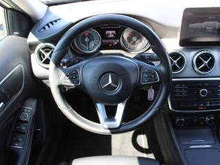 MERCEDES-BENZ GLA 200 usata, con Luci diurne LED