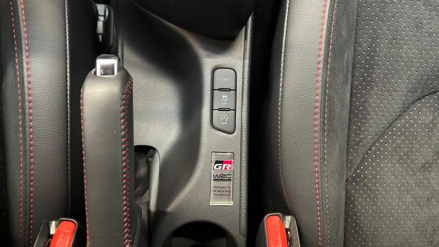 TOYOTA Yaris usata, con Servosterzo