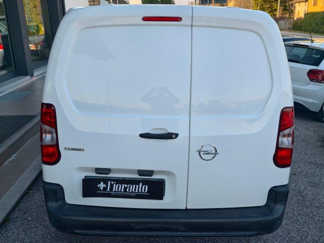 OPEL Combo usata, con Alzacristalli elettrici