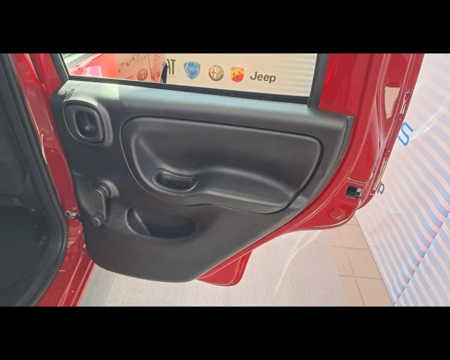 FIAT New Panda usata 23