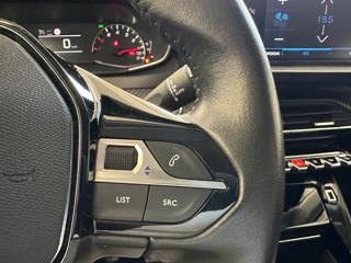 PEUGEOT 2008 usata, con Sistema di navigazione
