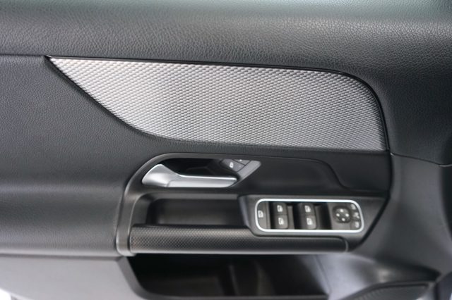 MERCEDES-BENZ GLA 180 usata, con Bluetooth