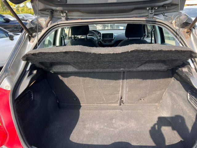 PEUGEOT 208 usata, con Autoradio