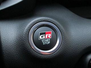 TOYOTA Yaris usata 35