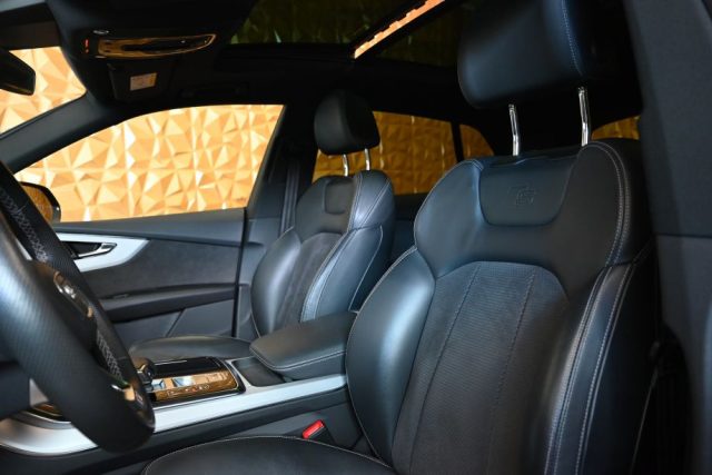 AUDI Q8 usata 26