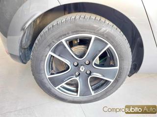 RENAULT Clio usata, con Specchietti laterali elettrici