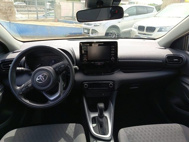 TOYOTA Yaris usata 9