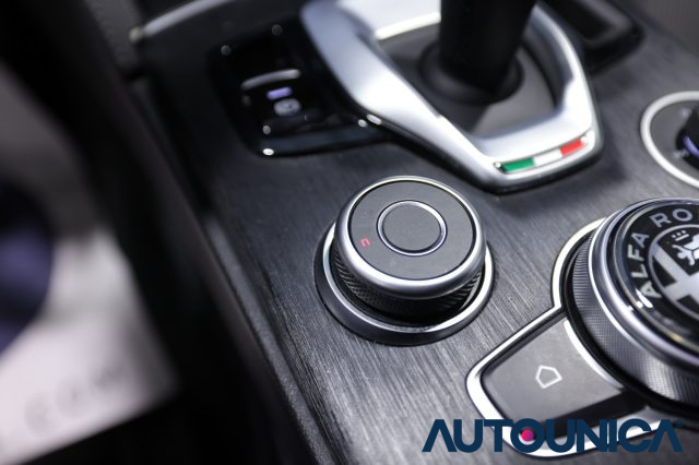 ALFA ROMEO Stelvio usata, con Specchietti laterali elettrici