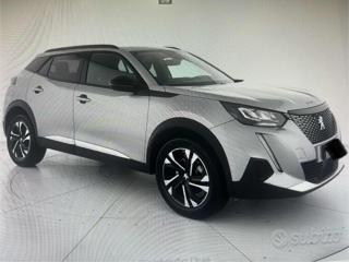 PEUGEOT 2008 usata, con Airbag
