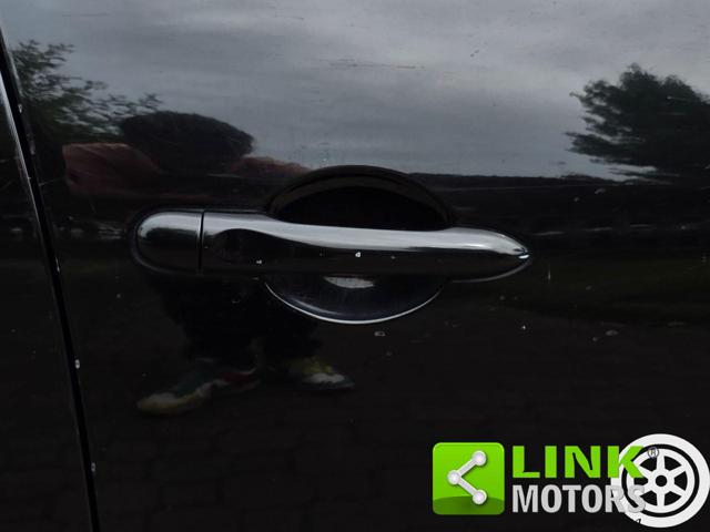 RENAULT Clio usata, con Sedile posteriore sdoppiato