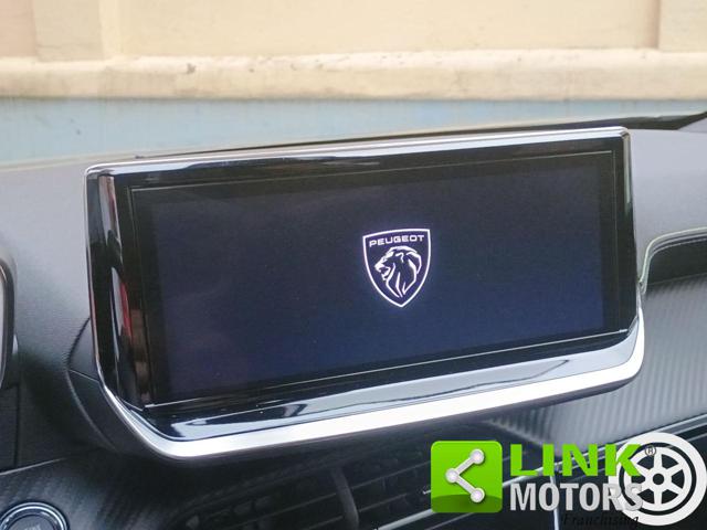 PEUGEOT 2008 usata, con Leve al volante