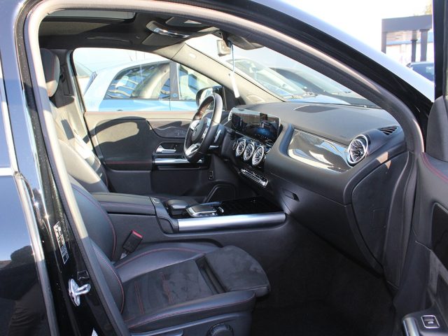 MERCEDES-BENZ GLA 220 usata, con Climatizzatore