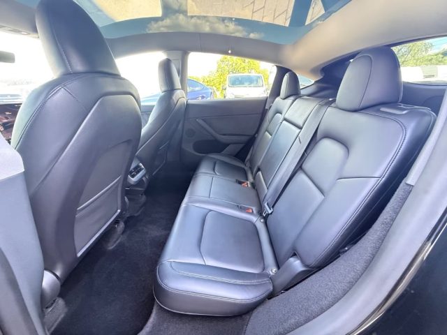 TESLA Model Y usata, con Chiusura centralizzata