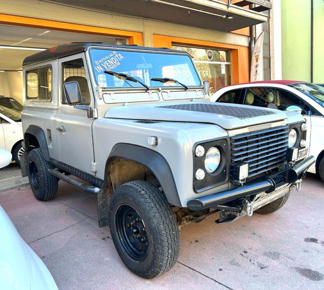 LAND ROVER Defender usata 2