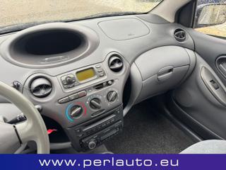 TOYOTA Yaris usata, con Servosterzo