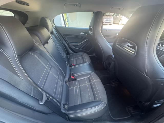 MERCEDES-BENZ GLA 220 usata, con Sedile posteriore sdoppiato