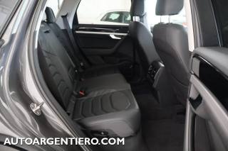 VOLKSWAGEN Touareg usata, con Autoradio digitale