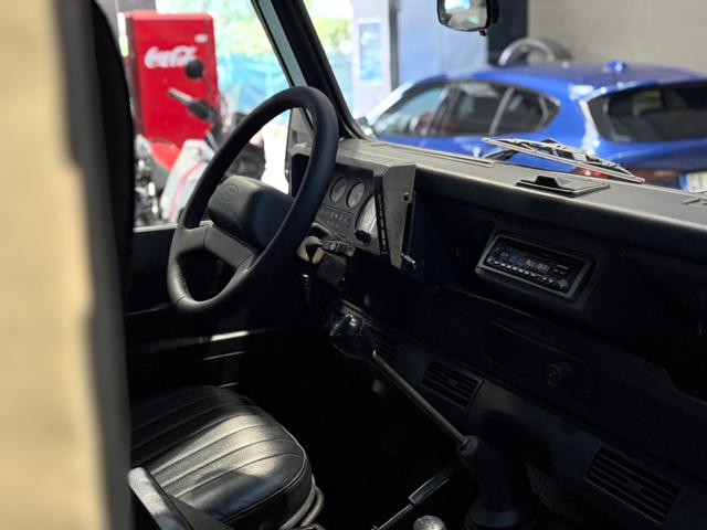 LAND ROVER Defender usata 13