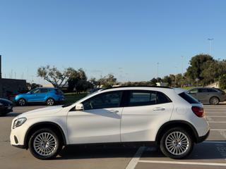 MERCEDES-BENZ GLA 180 usata, con Alzacristalli elettrici