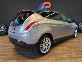 LANCIA Delta usata, con Autoradio