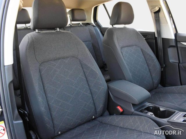 VOLKSWAGEN Golf usata, con Autoradio
