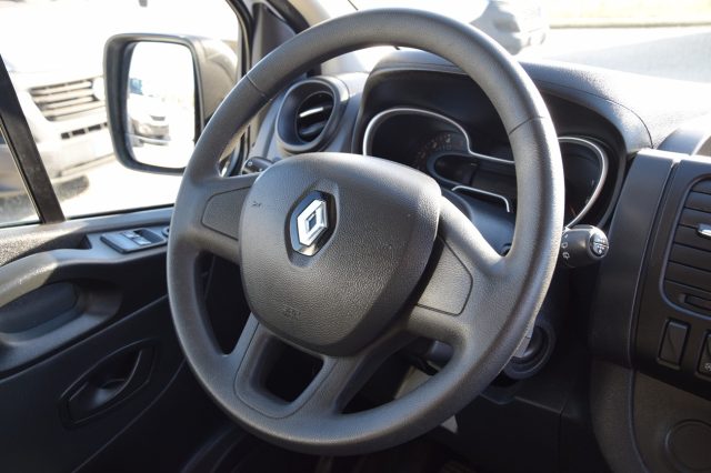 RENAULT Trafic usata 16