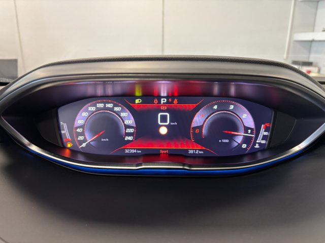 PEUGEOT 5008 usata, con Touch screen