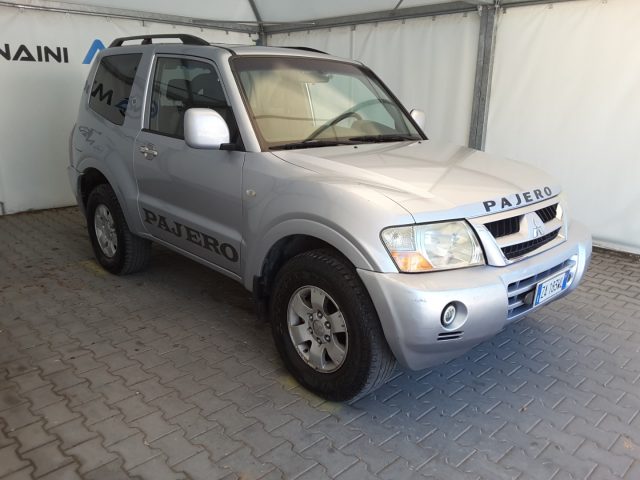 MITSUBISHI Pajero usata, con Airbag