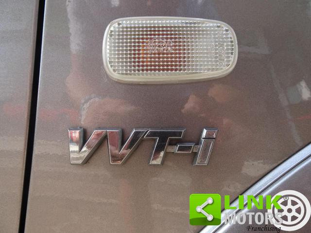 TOYOTA Yaris usata, con Specchietti laterali elettrici