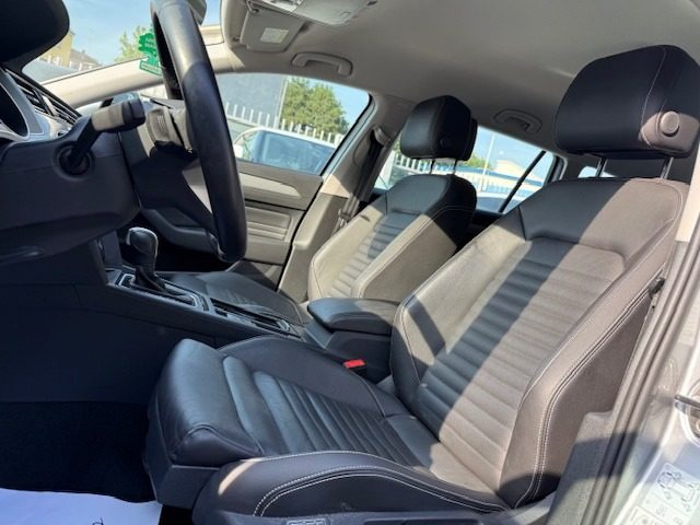 VOLKSWAGEN Passat Variant usata, con Controllo automatico clima