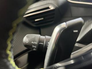 PEUGEOT 2008 usata, con Park Distance Control