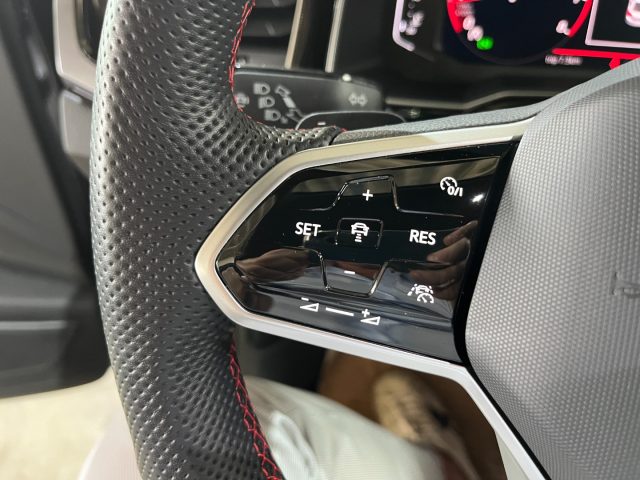 VOLKSWAGEN Polo usata, con Leve al volante