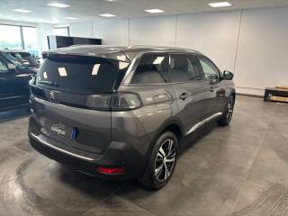 PEUGEOT 5008 usata, con Autoradio digitale