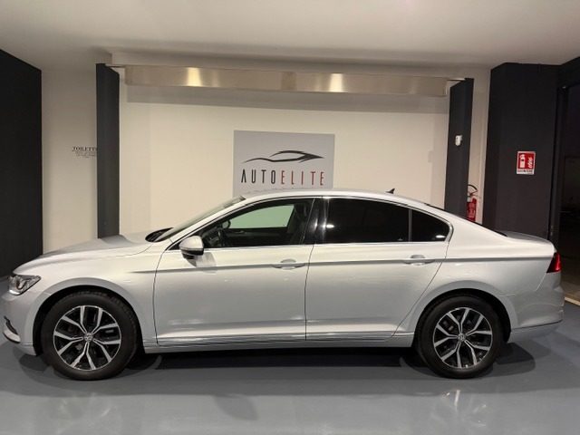 VOLKSWAGEN Passat usata, con Chiusura centralizzata