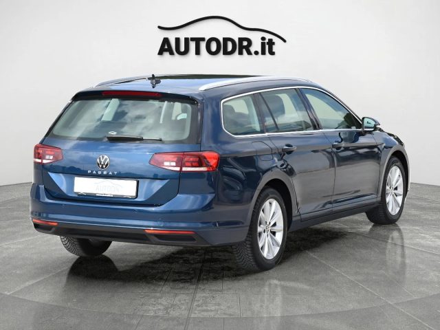 VOLKSWAGEN Passat Variant usata, con USB