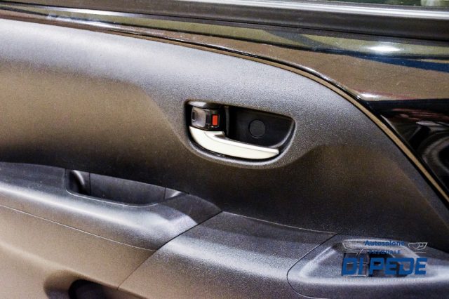 TOYOTA Aygo usata, con Airbag testa