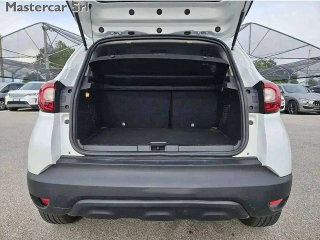RENAULT Captur usata, con Sedile posteriore sdoppiato