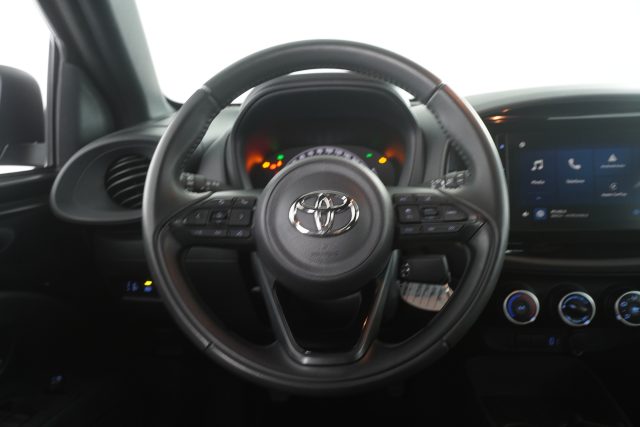TOYOTA Aygo X usata 10
