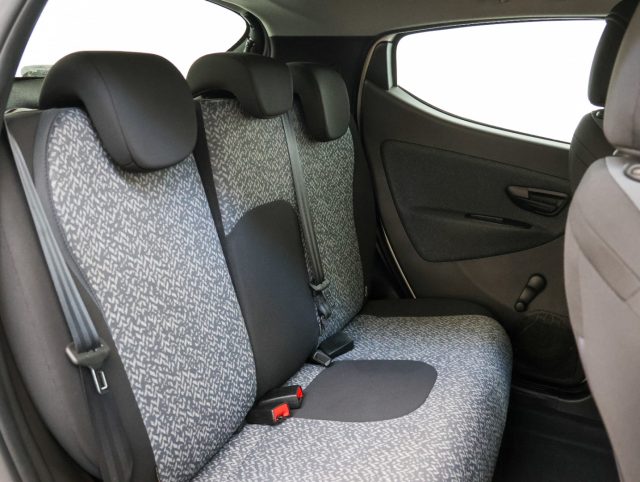 LANCIA Ypsilon usata, con USB