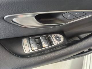 MERCEDES-BENZ E 300 usata, con Volante multifunzione