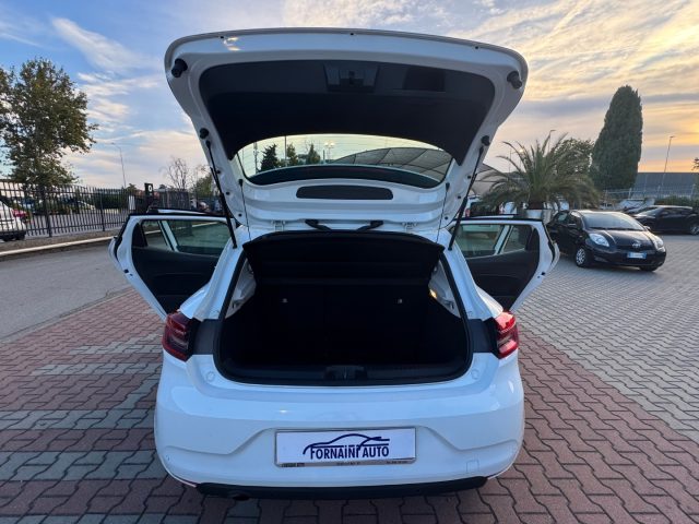 RENAULT Clio usata, con USB